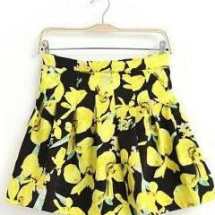 Folk Style Contrast Color Overall Flower Print..